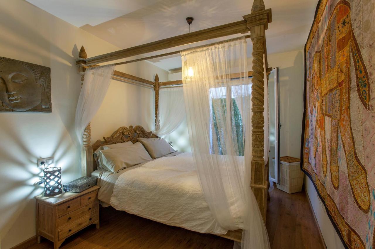 Luxurious & Alluring Home In Historic Town 발렌시아 외부 사진