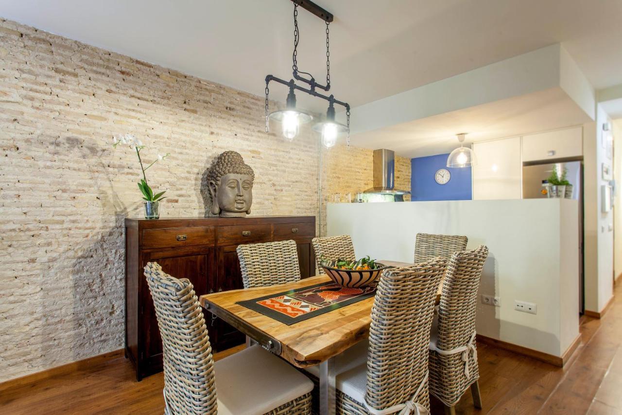 Luxurious & Alluring Home In Historic Town 발렌시아 외부 사진